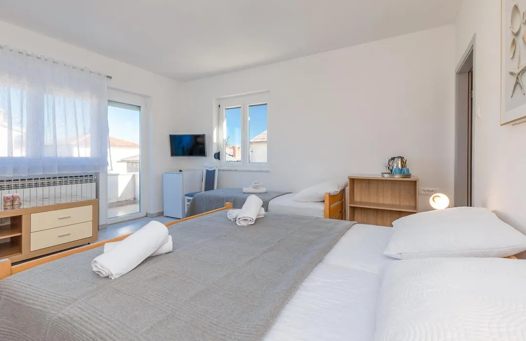 Bed And Breakfast Ema-1