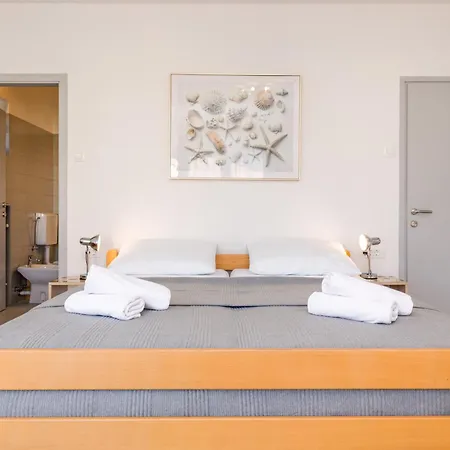 Bed And Breakfast Ema-3